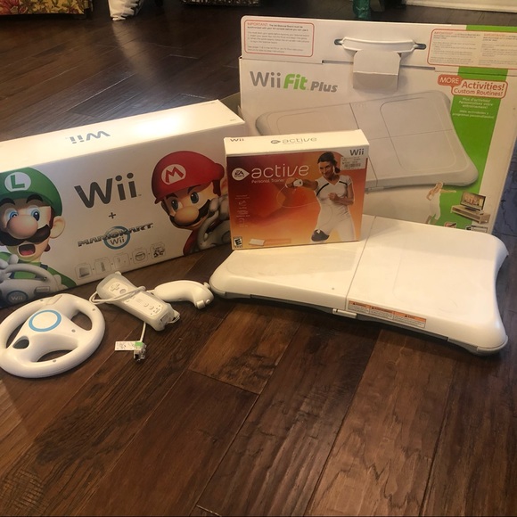 Nintendo Other - Nintendo wii with mariokart, wii fit plus, active